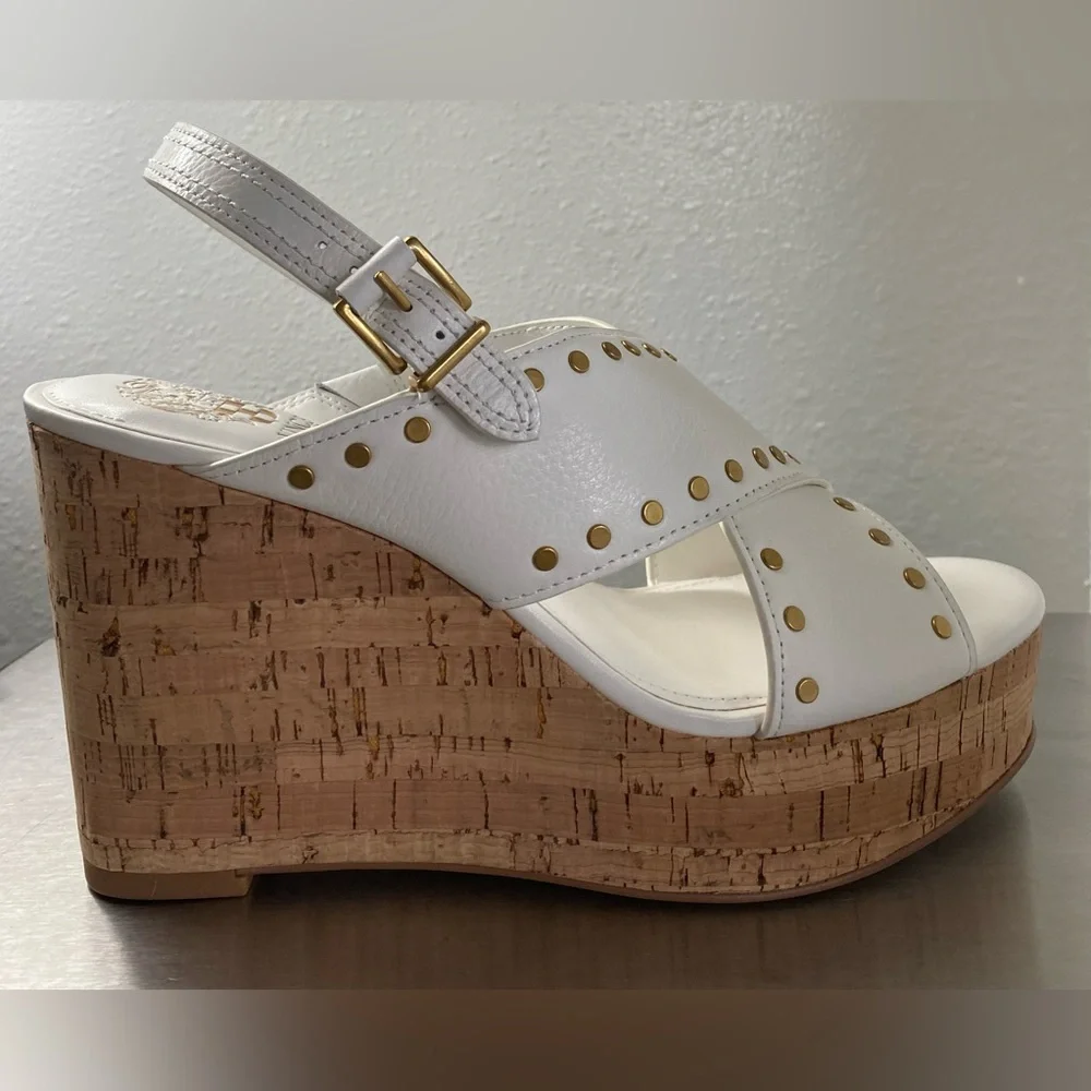 VINCE CAMUTO..WOMENS WHITE LEATHER CORK WEDGE SANDALS WITH GOLD STUDS